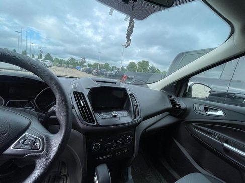 Used 2018 Ford Escape SE w/ SE Sync 3 Package AWD/4WD image 5