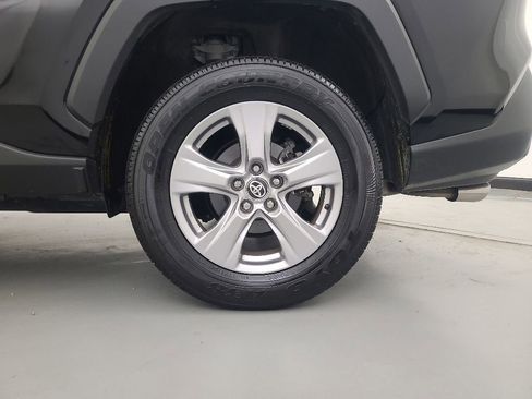 Used 2025 Toyota RAV4 XLE AWD/4WD image 11