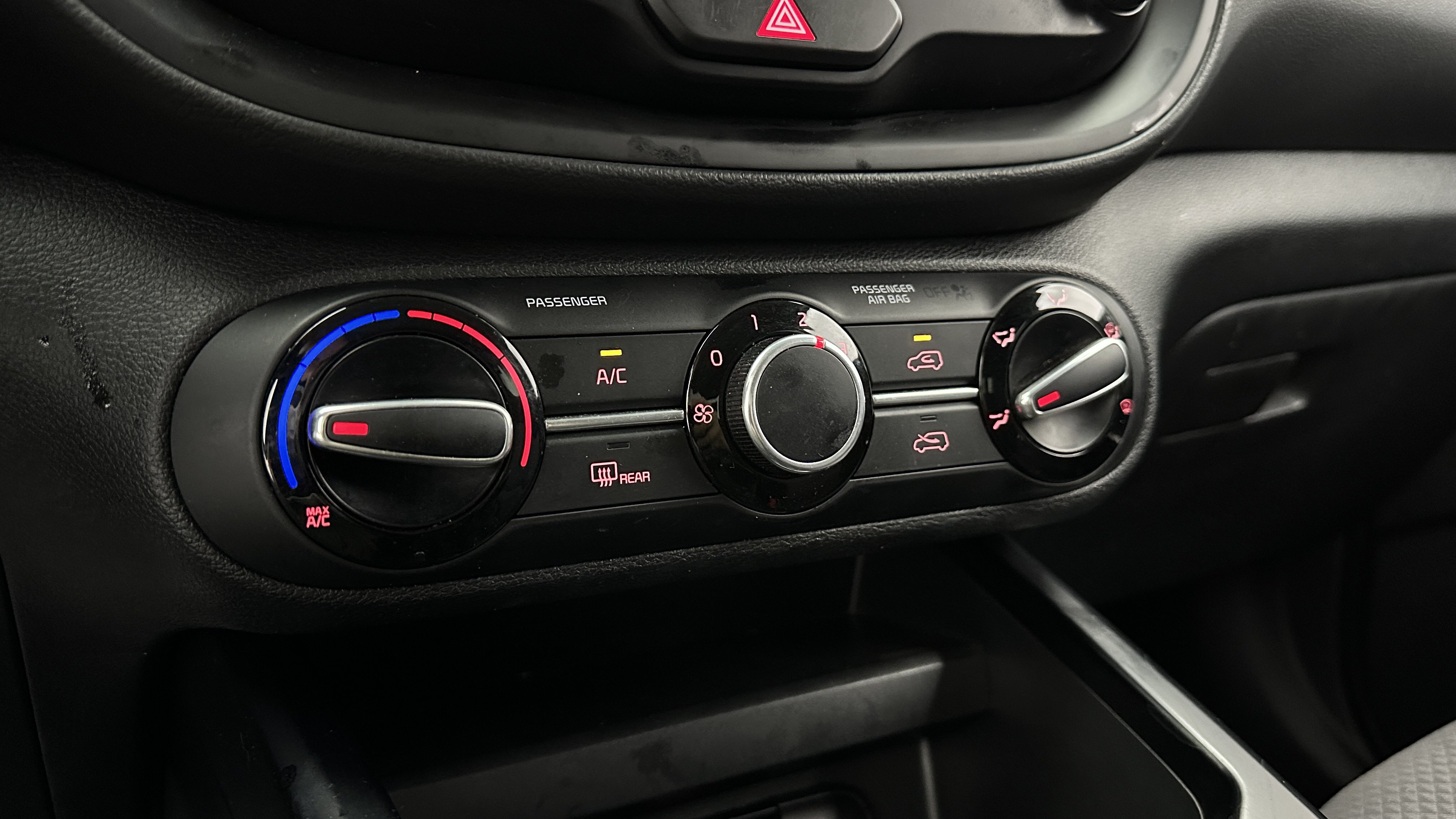 Used 2020 Kia Soul LX FWD image 15