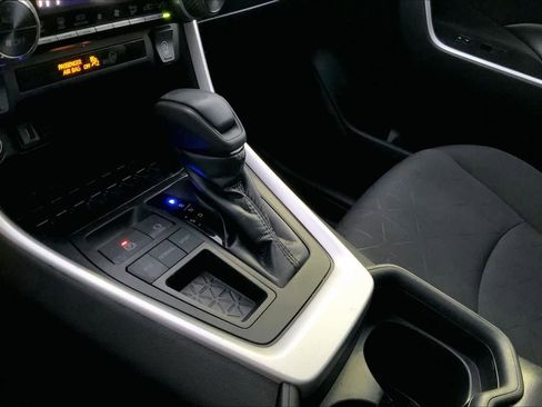 Used 2021 Toyota RAV4 XLE image 16