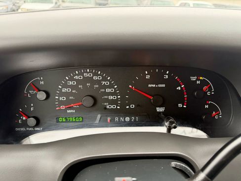 Used 2003 Ford F250 XLT image 11