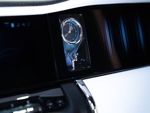 Used 2026 Rolls-Royce Cullinan AWD/4WD image 44