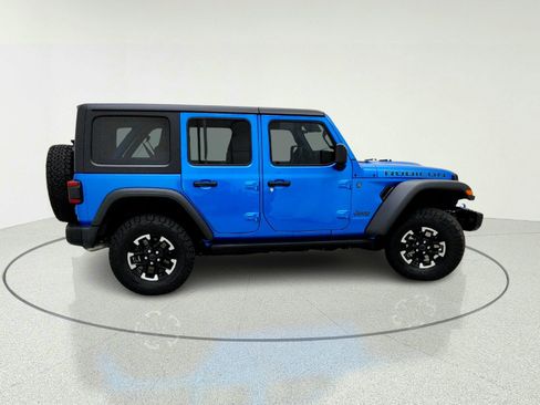 Used 2024 Jeep Wrangler Unlimited Rubicon 4xe w/ Capability Package AWD/4WD image 7