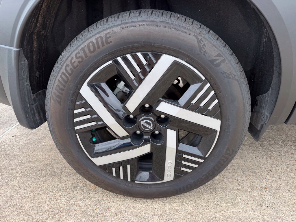 Used 2026 Nissan Kicks SV FWD image 7