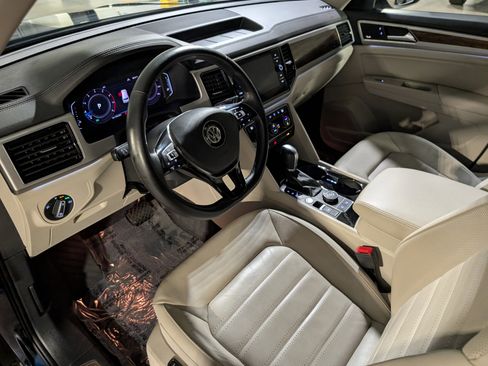Used 2019 Volkswagen Atlas SEL Premium image 4