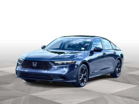 Used 2025 Honda Accord SE image 4