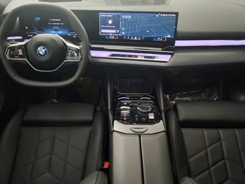 Used 2024 BMW i5 eDrive40i w/ M Sport Package RWD image 68