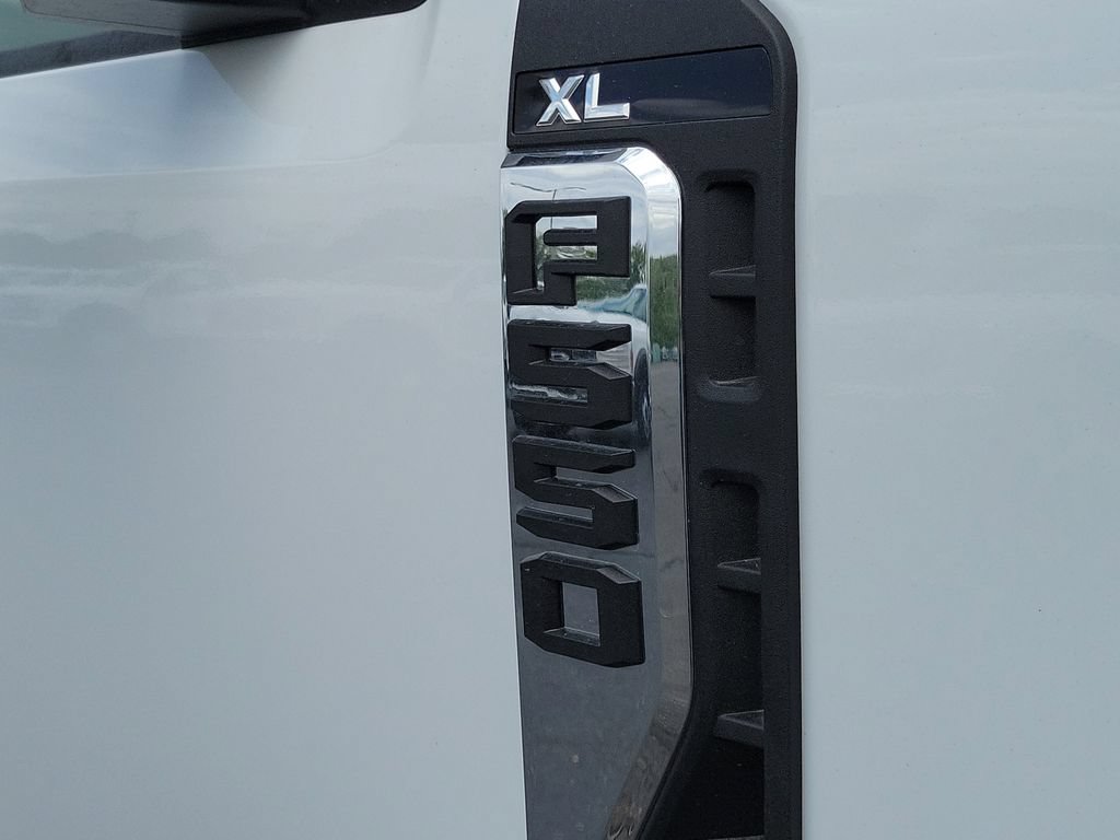 New 2026 Ford F550 4x4 Regular Cab Super Duty image 8