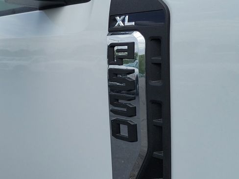 New 2026 Ford F550 4x4 Regular Cab Super Duty image 8