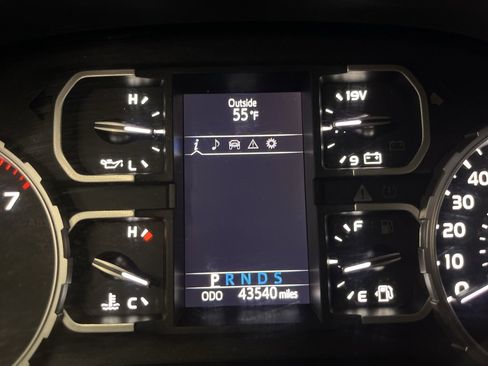 Used 2021 Toyota Tundra SR5 image 18