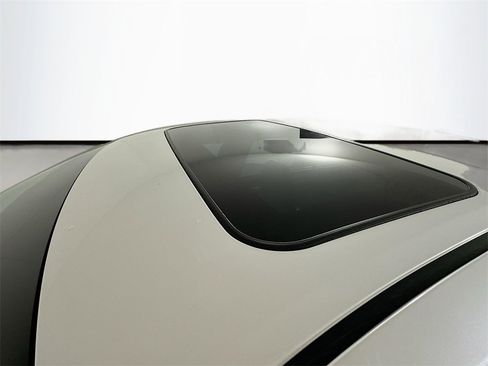 Used 2015 Toyota Camry image 21