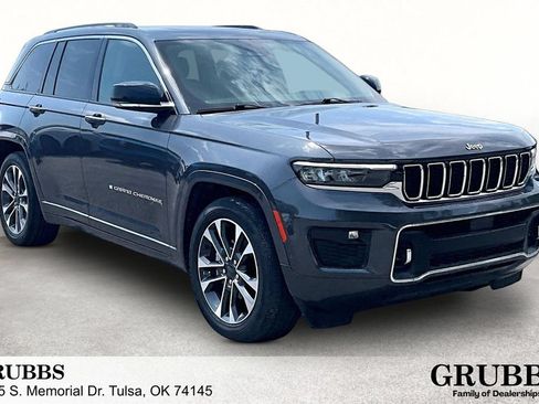 Used 2022 Jeep Grand Cherokee Overland w/ Luxury Tech Group IV AWD/4WD image 1