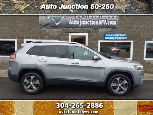 Used 2019 Jeep Cherokee Limited image 1