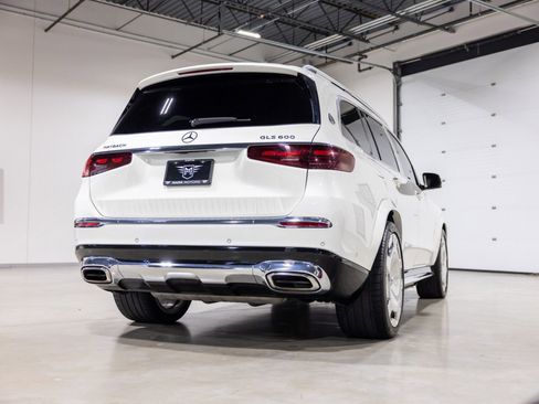 Used 2024 Mercedes-Benz Maybach GLS 600 4MATIC image 4