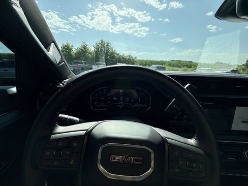 Certified 2025 GMC Sierra 2500 AT4X AWD/4WD image 17