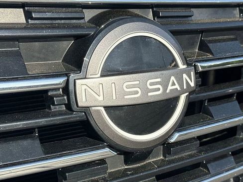 Used 2024 Nissan Rogue S FWD image 29