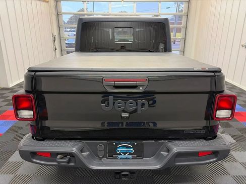 Used 2021 Jeep Gladiator Sport AWD/4WD image 5