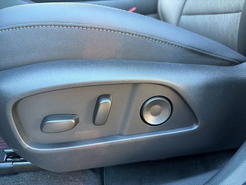 New 2026 Chevrolet Equinox LT w/ Convenience Package II image 17