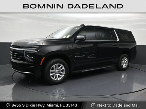 Used 2025 Chevrolet Suburban LS RWD image 1