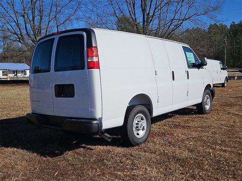 New 2025 Chevrolet Express 2500 Work Van w/ Driver Convenience Package image 4