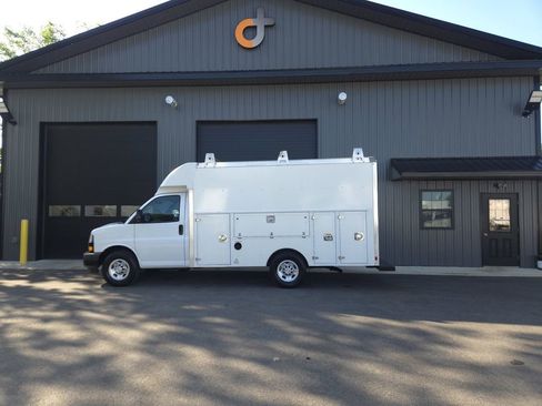 Used 2019 Chevrolet Express 3500 image 23