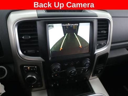 Used 2019 RAM 1500 Classic SLT w/ Black Appearance Group AWD/4WD image 5