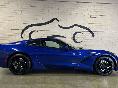 Used 2016 Chevrolet Corvette Stingray Coupe w/ Carbon Flash Badge Package RWD image 3