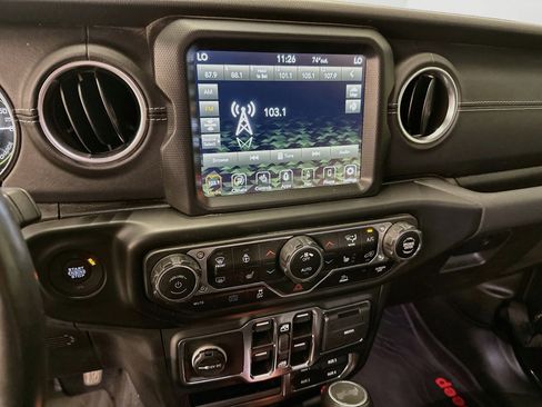 Used 2023 Jeep Wrangler Unlimited Sahara w/ Cold Weather Group AWD/4WD image 26