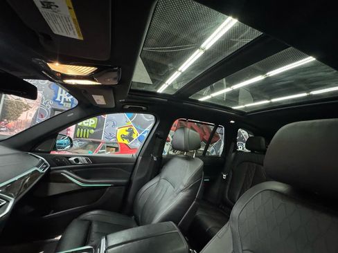 Used 2020 BMW X5 M50i w/ Executive Package image 34