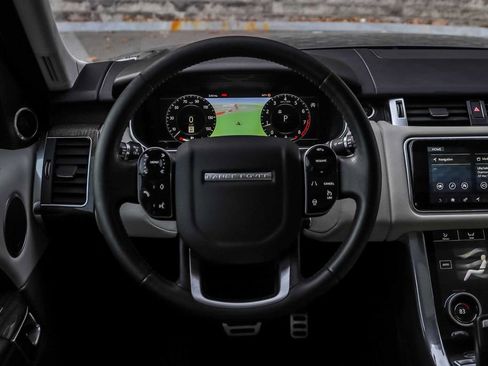 Used 2018 Land Rover Range Rover Sport HSE image 26