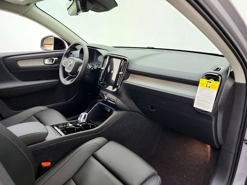 New 2026 Volvo XC40 B5 Plus w/ Climate Package AWD/4WD image 17