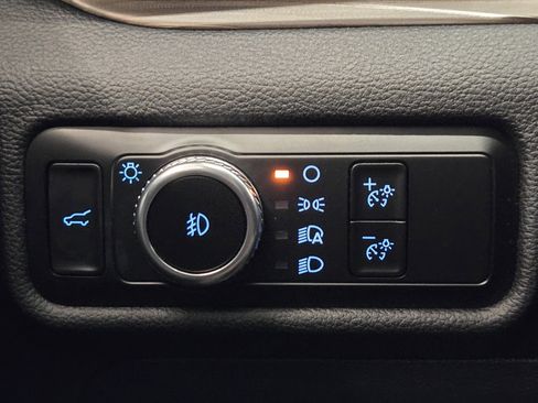 Certified 2023 Ford Explorer Limited w/ Limited Technology Package RWD image 22