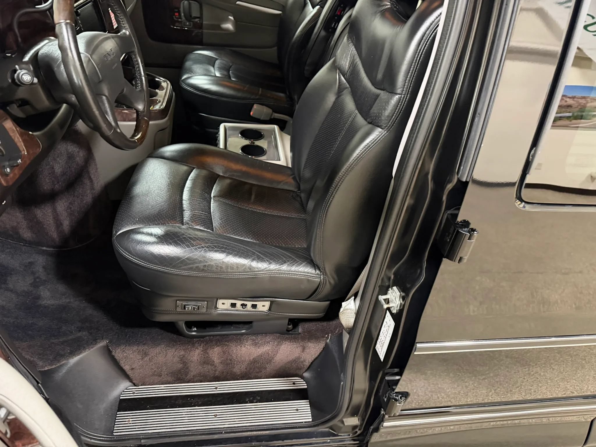 Used 2007 GMC Savana 1500 AWD w/ Preferred Equipment Group image 39