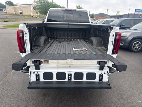 Used 2024 GMC Sierra 2500 Denali w/ Technology Package AWD/4WD image 8