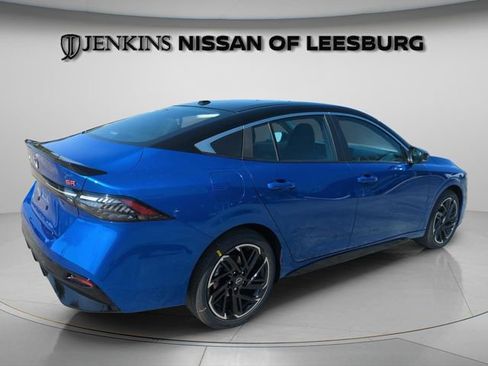 New 2026 Nissan Sentra SR w/ Floor Mat Package FWD image 6