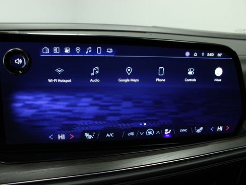 Used 2025 Chevrolet Suburban Z71 image 27