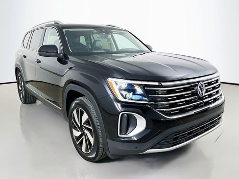 Used 2024 Volkswagen Atlas SEL AWD/4WD image 3