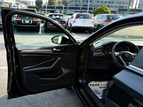 Used 2019 Volkswagen Jetta S w/ Driver Assistance Package FWD image 9