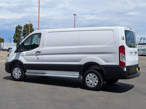 Used 2025 Ford Transit 250 Low Roof w/ Exterior Upgrade Package RWD image 5
