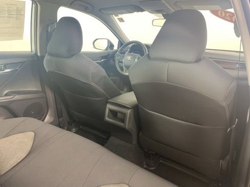 Used 2020 Toyota Camry LE image 27