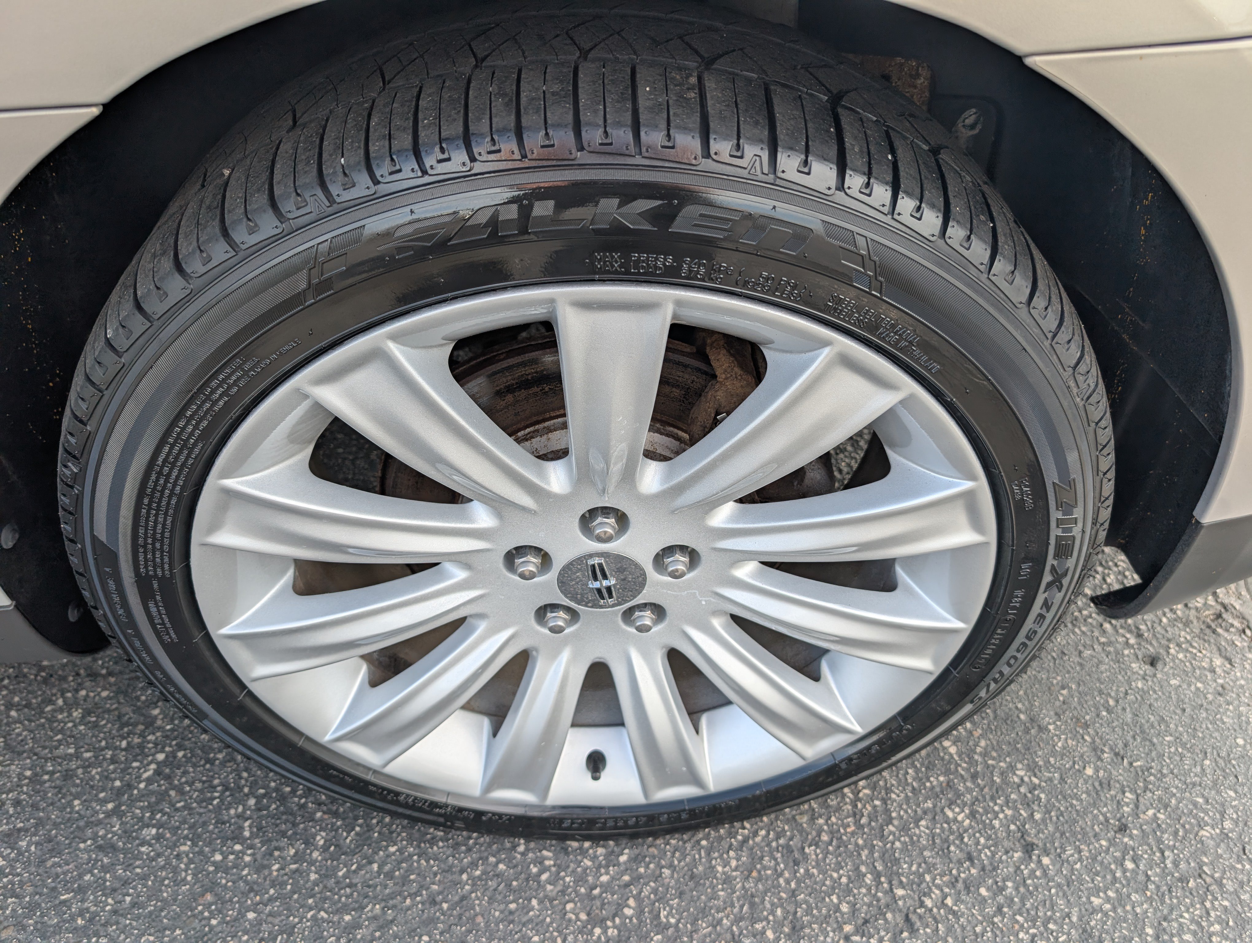 Used 2009 Lincoln MKS FWD image 9
