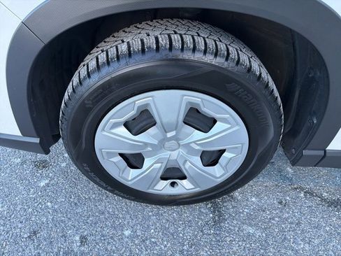 Used 2023 Subaru Forester Base image 15