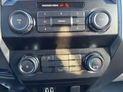 Used 2020 Ford F150 XLT image 39