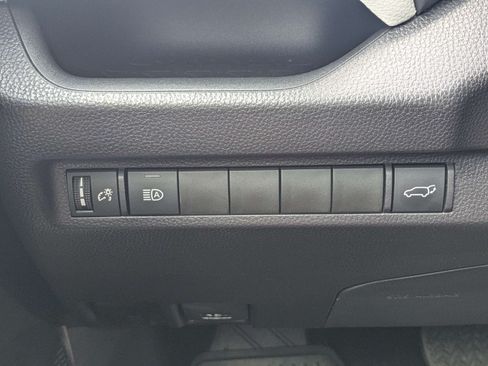 Used 2025 Toyota RAV4 XLE FWD image 24