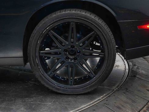 Used 2017 Dodge Challenger GT w/ GT Interior Package image 10