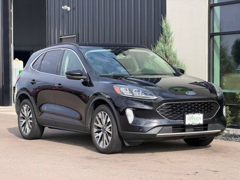 Used 2020 Ford Escape Titanium AWD/4WD image 4