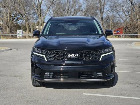 Used 2023 Kia Sorento SX image 2
