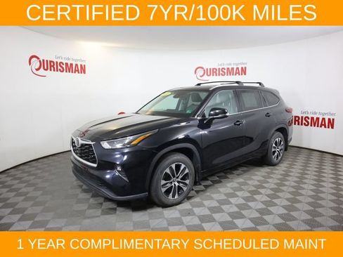 Used 2022 Toyota Highlander XLE AWD/4WD image 2