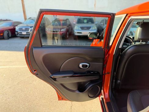 Used 2018 Kia Soul ! w/ Tech Package FWD image 22