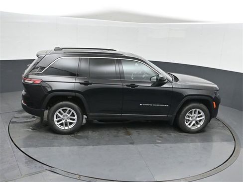 New 2025 Jeep Grand Cherokee Laredo X w/ Luxury Tech Group I image 27
